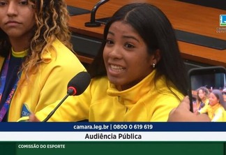 Rafaela Silva durante discurso nesta quinta-feira, na Câmara dos Deputados (Foto: Reprodução)