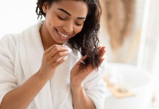 Cabelereiro dá dicas e alerta quais fatores influenciam no ressecamento do cabelo (Foto: Divulgação)