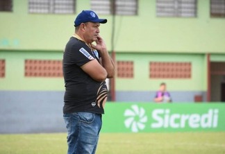 Técnico Chiquinho Viana  assume culpa por eliminação. (Foto: Manoel Façanha)