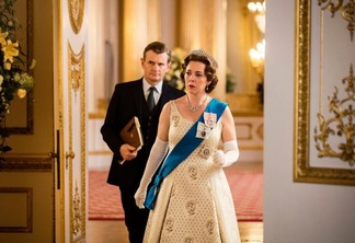 Nas duas últimas temporadas a rainha foi interpretada por Olivia Colmann (Foto: Divulgação)