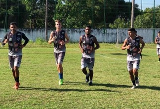 Jogadores do Mundão durante treino no Centro de Treinamento (Foto: Instagram São Raimundo-RR)