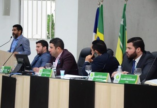 A mesa diretora da Câmara Municipal de Boa Vista (Foto: Nilzete Franco/FolhaBV)