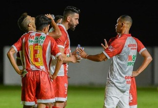 Técnico Júlio César dos Santos avalia empate no Canarinho. Crédito: Hélio Garcias/BV Esportes