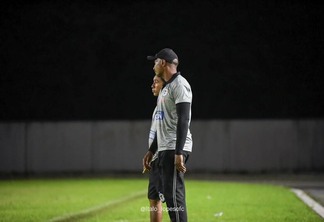 Técnico rionegrino Jonas Manu coleciona terceiro revés na temporada. Crédito: Itamar Lopes/Rio Negro