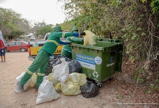Foram retirados 300 quilos de lixo na Polar e 200 no Caçari (Foto: Jonathas Oliveira/PMBV)