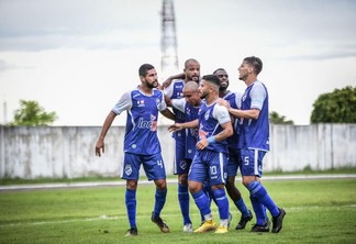Jogadores do São Raimundo celebram gol contra o Trem na terceira rodada (Foto: Hélio Garcias/São Raimundo)