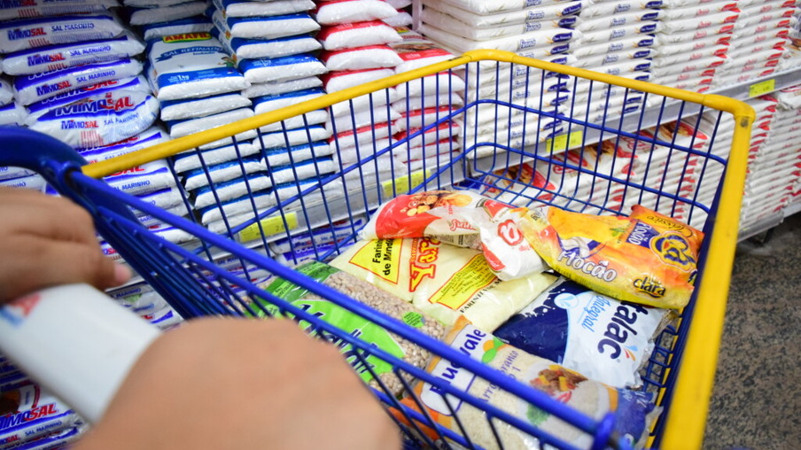 O levantamento foi realizado pela FolhaBV em três supermercados da capital