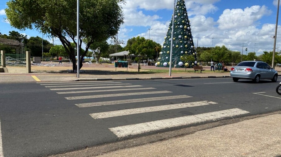Faixa de pedestre em frente à Câmara Municipal de Boa Vista (Foto: Ascom Ver. Adjalma Gonçalves)