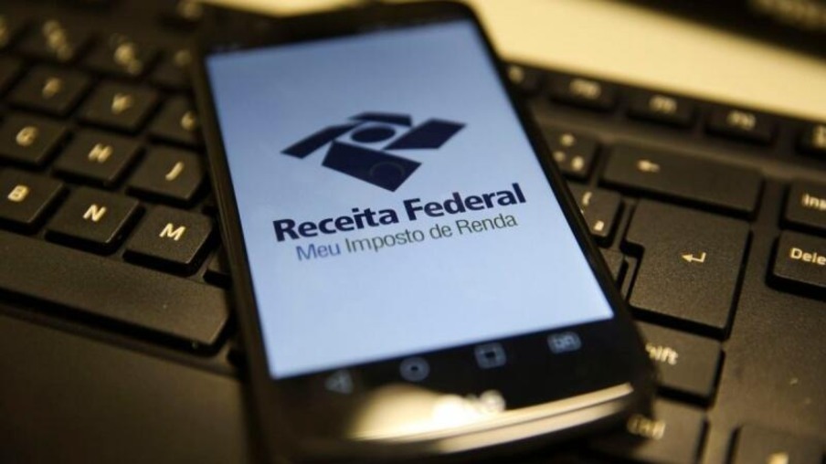 Aplicativo da Receita Federal no celular (Foto: Marcello Casal Jr/Agência Brasil)