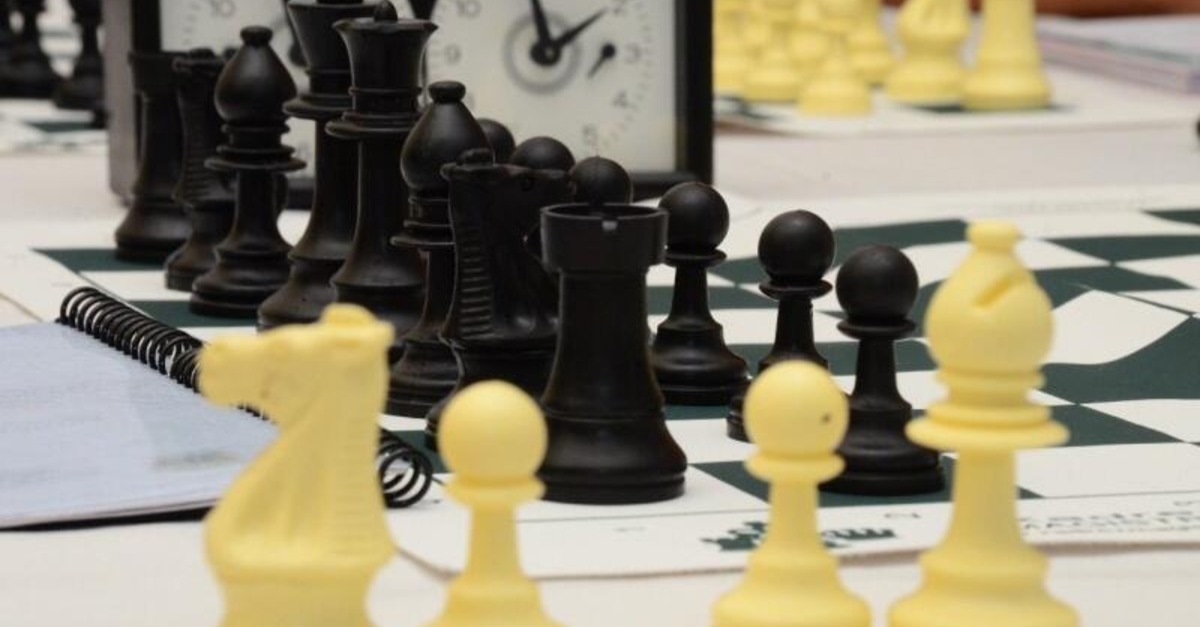 Jogar xadrez traz inúmeros benefícios cognitivos; Entenda quais são eles -  Folha BV