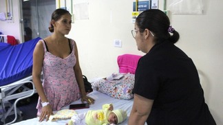 As Doulas são mulheres experientes no parto e que proporcionam conforto emocional durante o nascimento do bebê. (Foto: Ascom /Sesau)