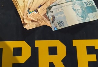 Mais de 50 notas do valor de R$ 3.500 eram falsificadas. (Foto: reprodução/PRF)