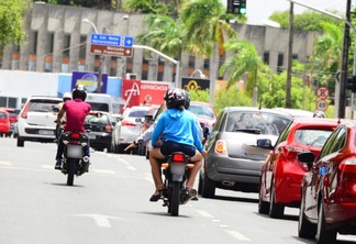 Respeitar as leis de trânsito garante que você mantenha seu direito de dirigir vigente. (Foto: Nilzete Franco/RR)