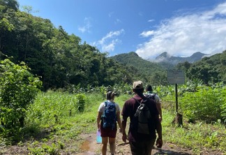 A experiência em Moco-Moco é, segundo a Caburaí Adventure, para dois tipos de pessoas: quem quer curtir e relaxar nas águas geladas do rio e para quem topa subir a trilha. (Foto: Adriele Lima/FolhaBV)