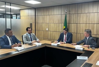 Reunião entre ministro e representantes de Roraima foi realizada nessa terça-feira (17) (Foto: Divugação/Secom-RR)