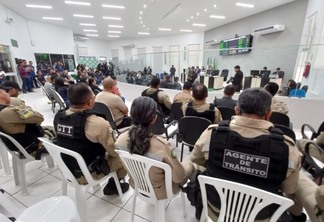 Agentes de trânsito e guardas civis municipais estiveram no plenário da Câmara nesta quinta-feira (Foto: Nilzete Franco/FolhaBV)