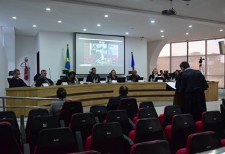O plenário do Tribunal Regional Eleitoral nesta quarta-feira, em julgamento de nova cassação do governador Antonio Denarium (Foto: Nilzete Franco/FolhaBV)