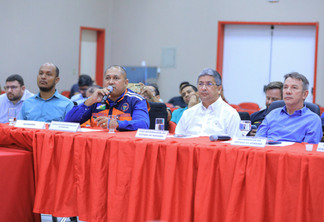 Reunião entre o Governo e as prefeituras dos municípios (Foto: Secom-RR)