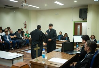 Alunos simulam um julgamento durante o evento (Foto: Divulgação)