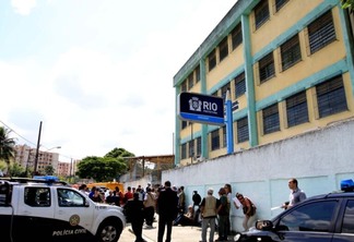 07/04/2011; Rio de Janeiro; Ataque a Escola Municipal Tasso da Silveira, em Realengo; Fotos: Shana Reis