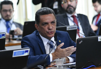 O senador Mecias de Jesus na Comissão de Assuntos Econômicos do Senado (Foto: Geraldo Magela/Agência Senado)