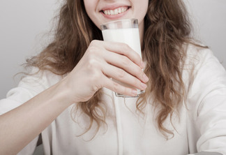 A verdade sobre o leite: nutrição, benefícios e cuidados com a lactose