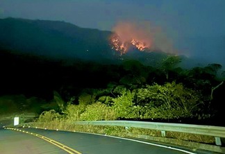 Focos de incêndios avançam pela margem direita do Platô da Serra do Tepequém