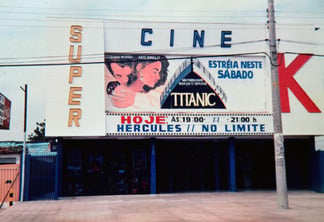 Cine Super K em 1998 quando se mudou para a avenida Ene Garcez. (Foto: arquivo pessoal)