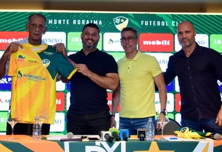 Aderbal Lana, de 77 anos, é apresentado como novo treinador do Monte Roraima (Foto: Nilzete Franco/FolhaBV)