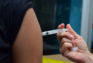  os números de doses administradas estão significativamente abaixo das metas estabelecidas pelo Ministério da Saúde (Foto: Nilzete Franco/FolhaBV)