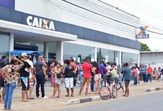 A aglomeração de pessoas nas agências bancárias virou motivo para ação. Foto Nilzete Franco/Folha BV