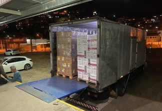 57 pallets de medicamentos estão armazenadas no aeroporto de Guarulhos, em São Paulo, e devem chegar na próxima semana (Foto: Divulgação)