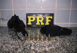 A arma de calibre 38 estava com seis munições intactas - Foto: Aldenio Soares