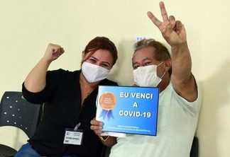 O motorista Raimundo Santos de Melo, de 59 anos, é um dos seis pacientes a receber alta médica da unidade (Foto: Nilzete Franco/Folha BV)