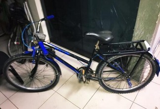 Bicicleta utilizada pelo infrator durante a fuga foi levada ao 5º DP - Foto: Aldenio Soares