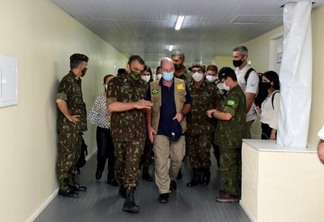 Ministro da Defesa, Fernando de Azevedo, durante visita ao Hospital de Campanha (Foto: Nilzete Franco / FolhaBV)