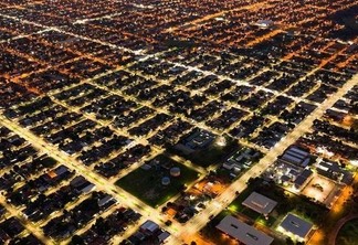 Mais de 40 bairros da capital receberam iluminação de LED em alguma rua ou avenida (Foto: Richard Messias/Semuc/PMBV)