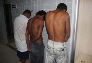 Os três homens foram presos em flagrante pelo crime de furto - Foto: Aldenio Soares
