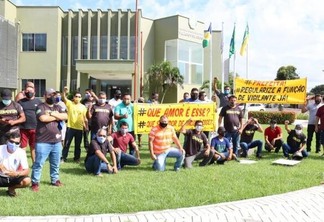 A manifestação foi organizada pelo Sindicato dos Guardas de Vigilância (Foto: Nilzete Franco/FolhaBV)