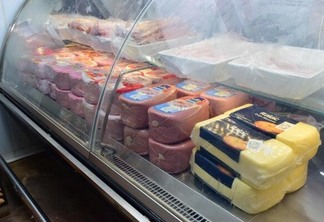 O queijo mussarela, por exemplo, que custava em média R$20 o quilo, está custando R$34 em alguns supermercados (Foto: Nilzete Franco/FolhaBV)
