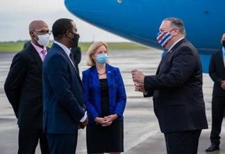Secretário de Estado dos EUA, Mike Pompeo, durante chegada à Guiana (Foto: Reprodução Twitter - Mike Pompeo)