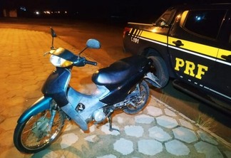 A motocicleta foi encaminhada ao 5º Distrito Policial - Foto: Aldenio Soares