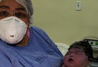 Menina nasceu neste domingo (20), com 6,815 kg (Foto: Divulgação Sesau)