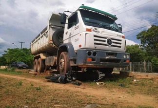 O motorista do caminhão tentou frear e jogou o veículo para o acostamento - Foto: Aldenio Soares