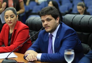 Deputado Neto Loureiro: "O licenciamento autoriza o veículo a circular em vias públicas" (Foto: Ascom parlamentar)