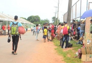 Milhares de venezuelanos já cruzaram a fronteira nos últimos anos (Foto: Arquivo FolhaBV)