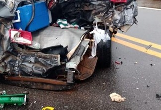 Traseira do carro conduzido pelo militar ficou completamente destruída com a colisão - Foto: Divulgação