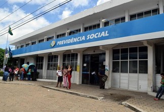 Com a abertura das agências, após longo período fechado por conta da pandemia, os serviços foram reduzidos (Foto: Arquivo FolhaBV)