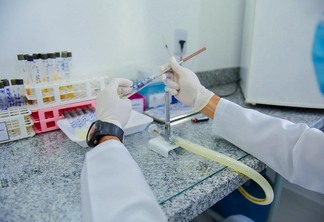 A equipe médica da unidade é formada por: bioquímicos, biomédicos, químicos e técnicos de laboratórios (Foto: Semuc/PMBV)