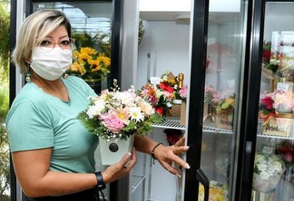 Comércio das floriculturas é aquecido com o Dia dos Finados (Foto: Nilzete Franco/FolhaBV)